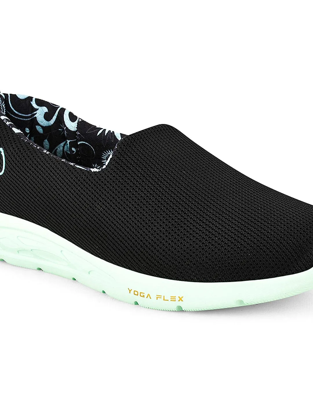 CAMP-FLYWALK Black Women's Slip-ons