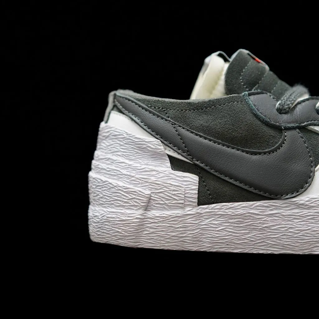 CE - Sacai x Blazer Low Black & White