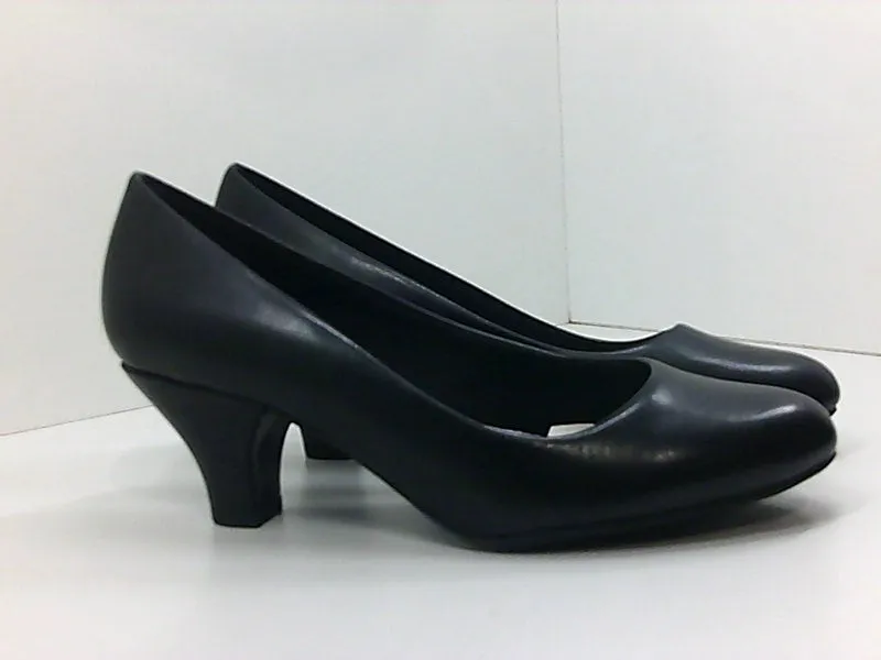 Easy Street Womens 40 2181 Closed Toe Heels Color Black Size 9 Pair of Shoes