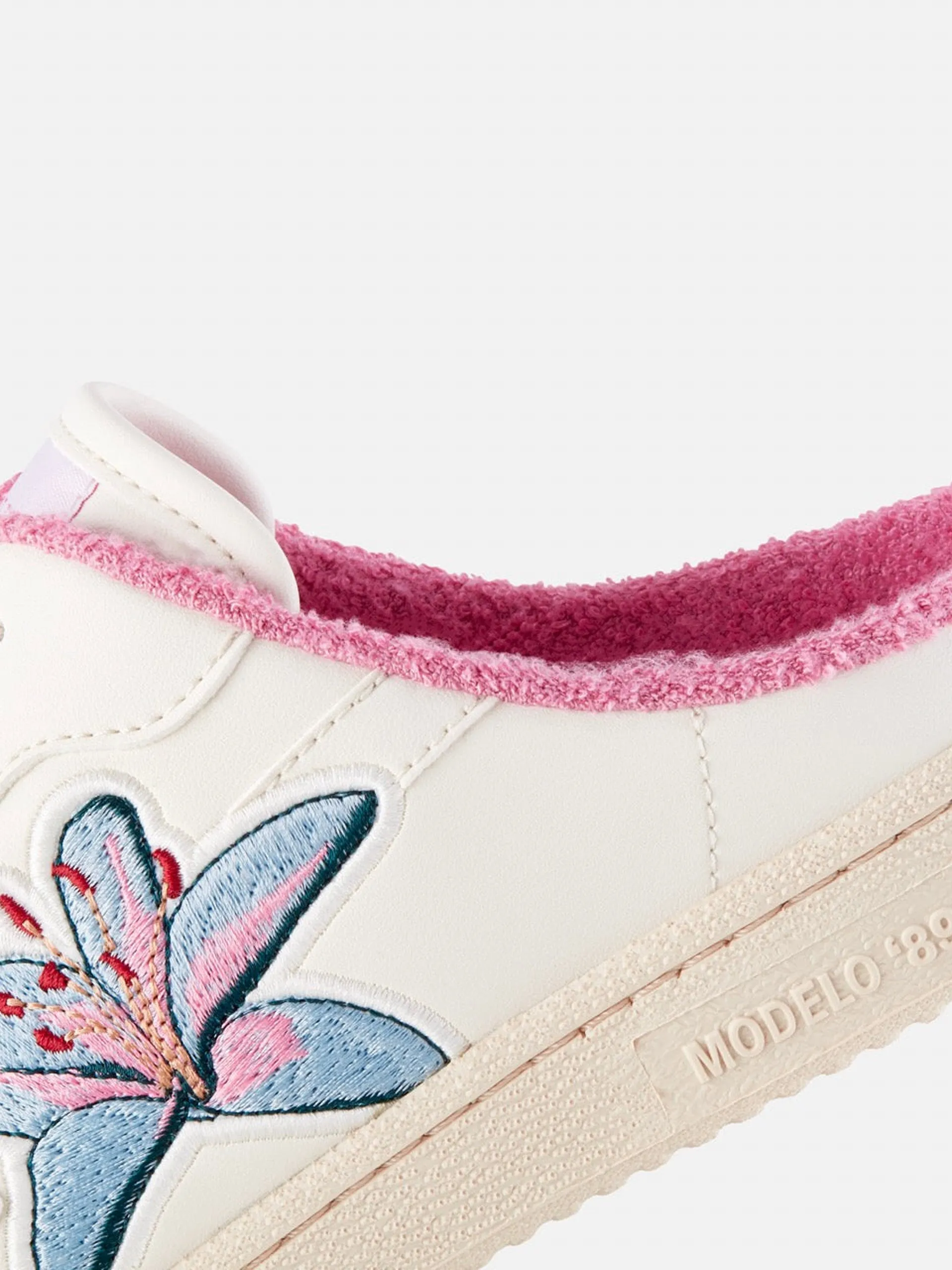 M89 mule-style sneakers in flower