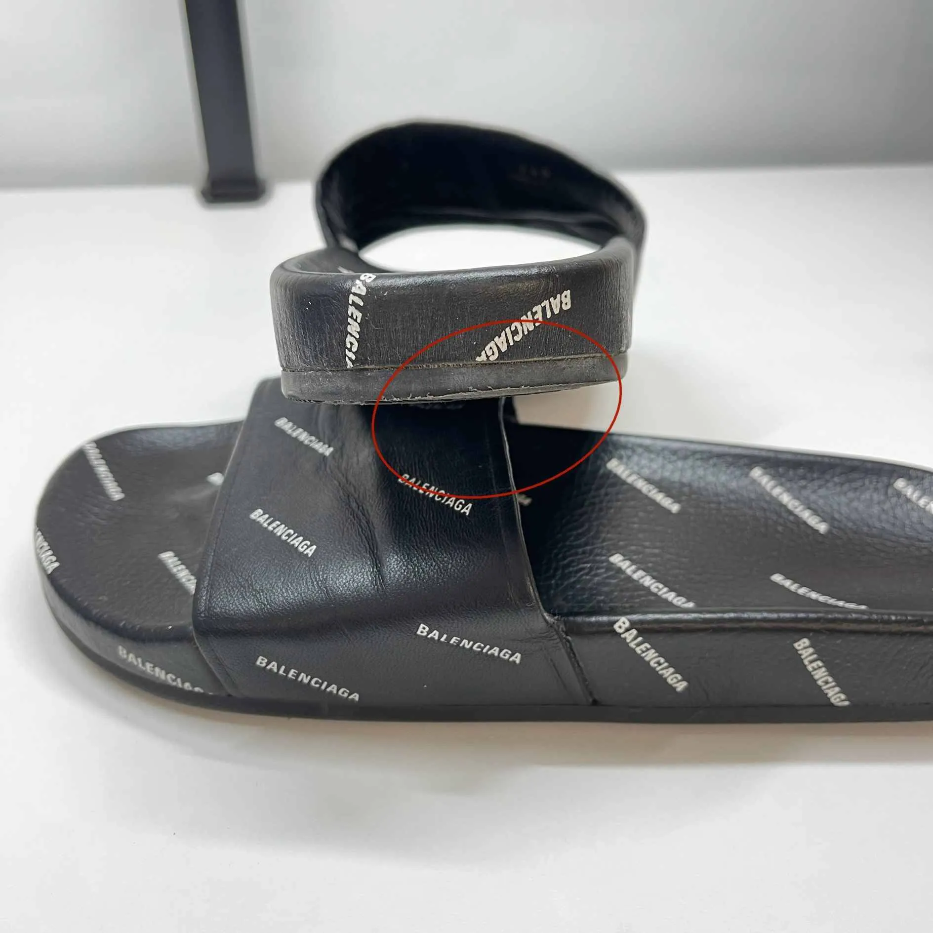 Men's Monogram Logo Slides Black Size EU 41 / UK 7